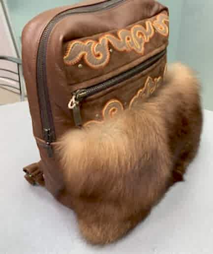 Рюкзак из меха лисы и замши Рюкзак из меха лисы и замши