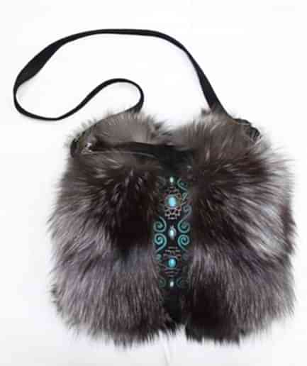 Муфта-сумка из чернобурой лисы Муфта-сумка из чернобурой лисы