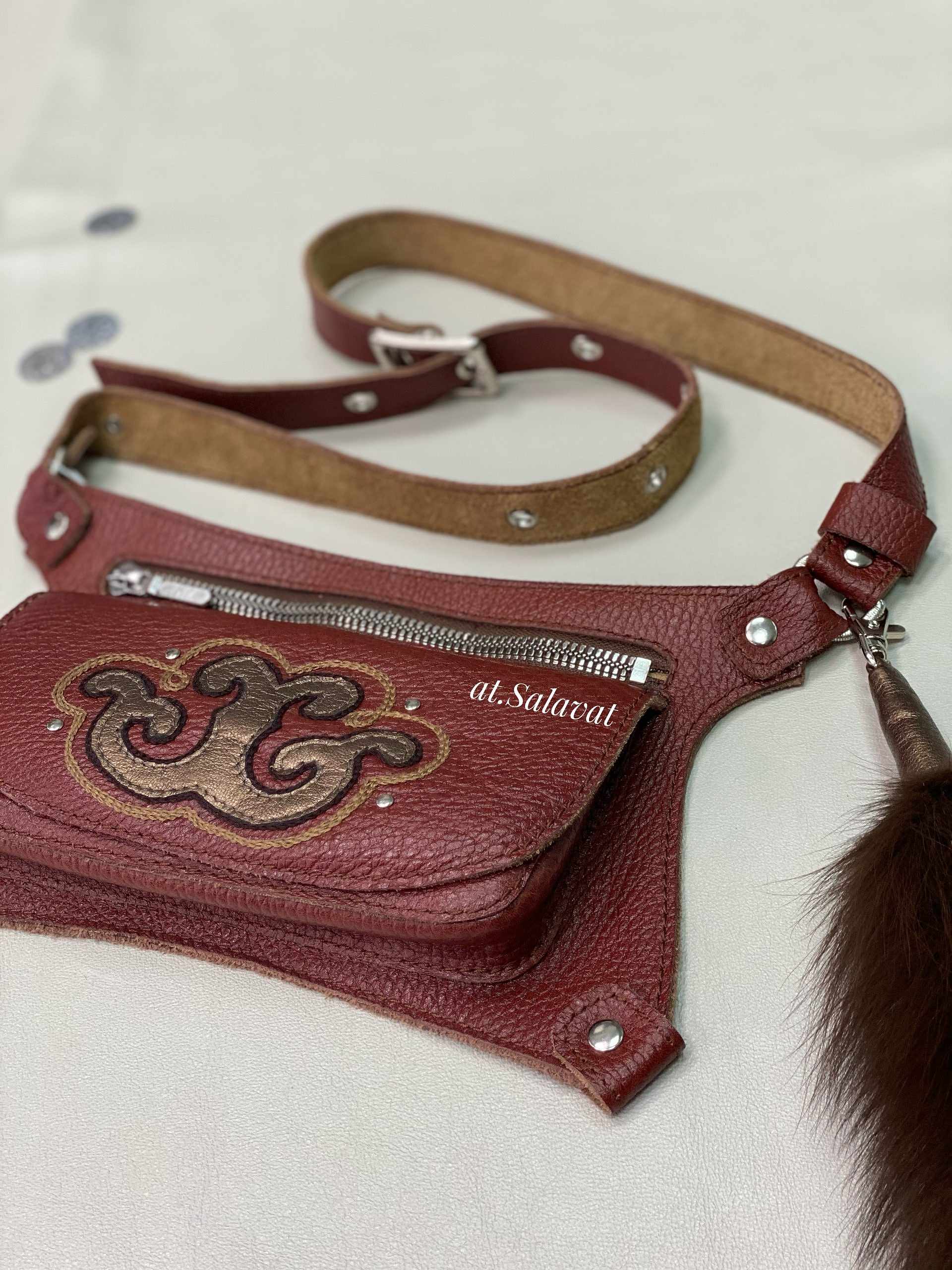 Поясная сумка Поясная сумка