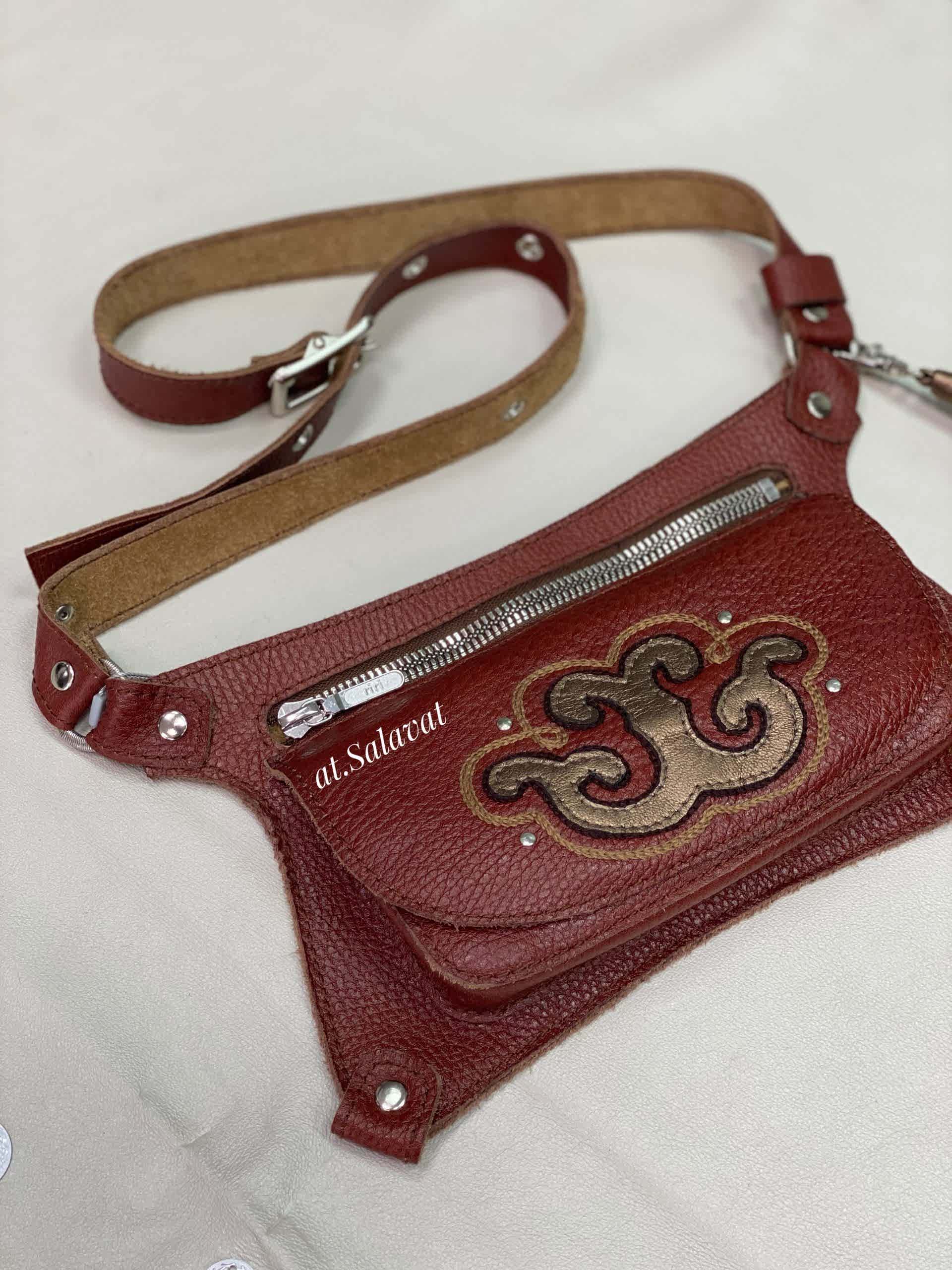 Поясная сумка Поясная сумка