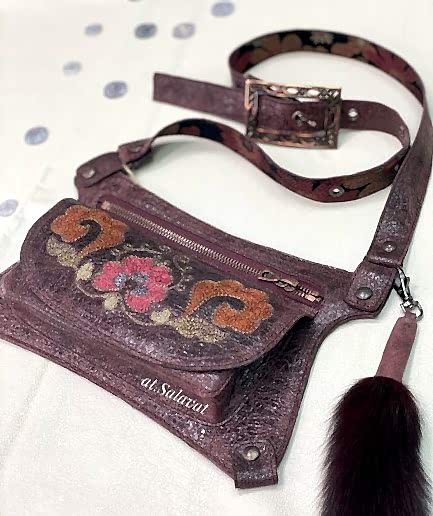 Поясная сумка Поясная сумка