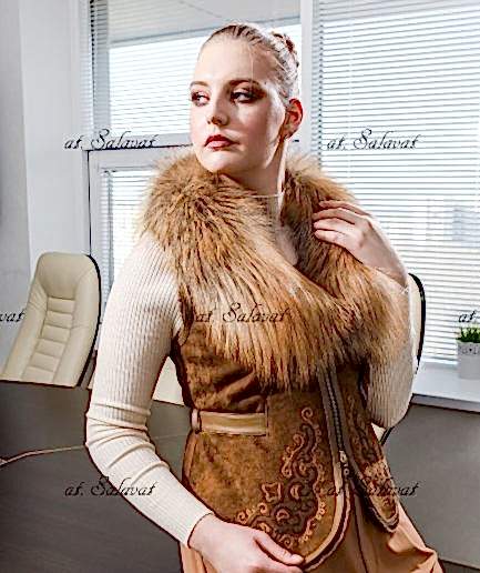 Жилеты женские