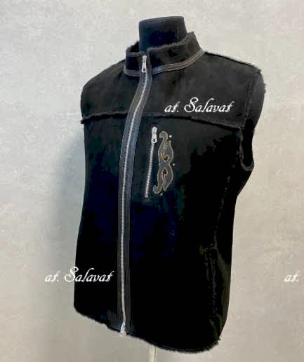 Бишмет из сукна (красный) Жилет мужской с орнаментом из дубленки