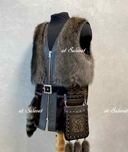 Жилет мужской "Охотник" из енота №1 Жилет мужской "Охотник" из енота №1