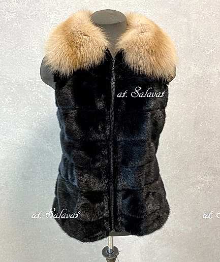 Жилет из меха норки с воротником из куницы Жилет из меха норки с воротником из куницы