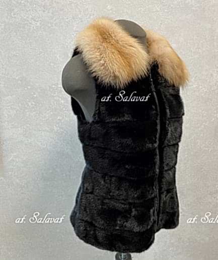 Жилет из меха норки с воротником из куницы Жилет из меха норки с воротником из куницы