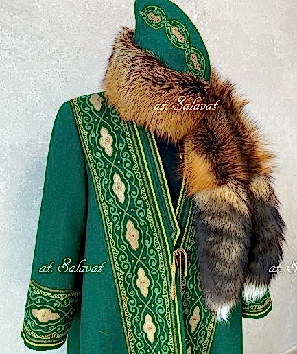 Елян башкирский с орнаментом из зеленого английского сукна Елян башкирский с орнаментом из зеленого английского сукна