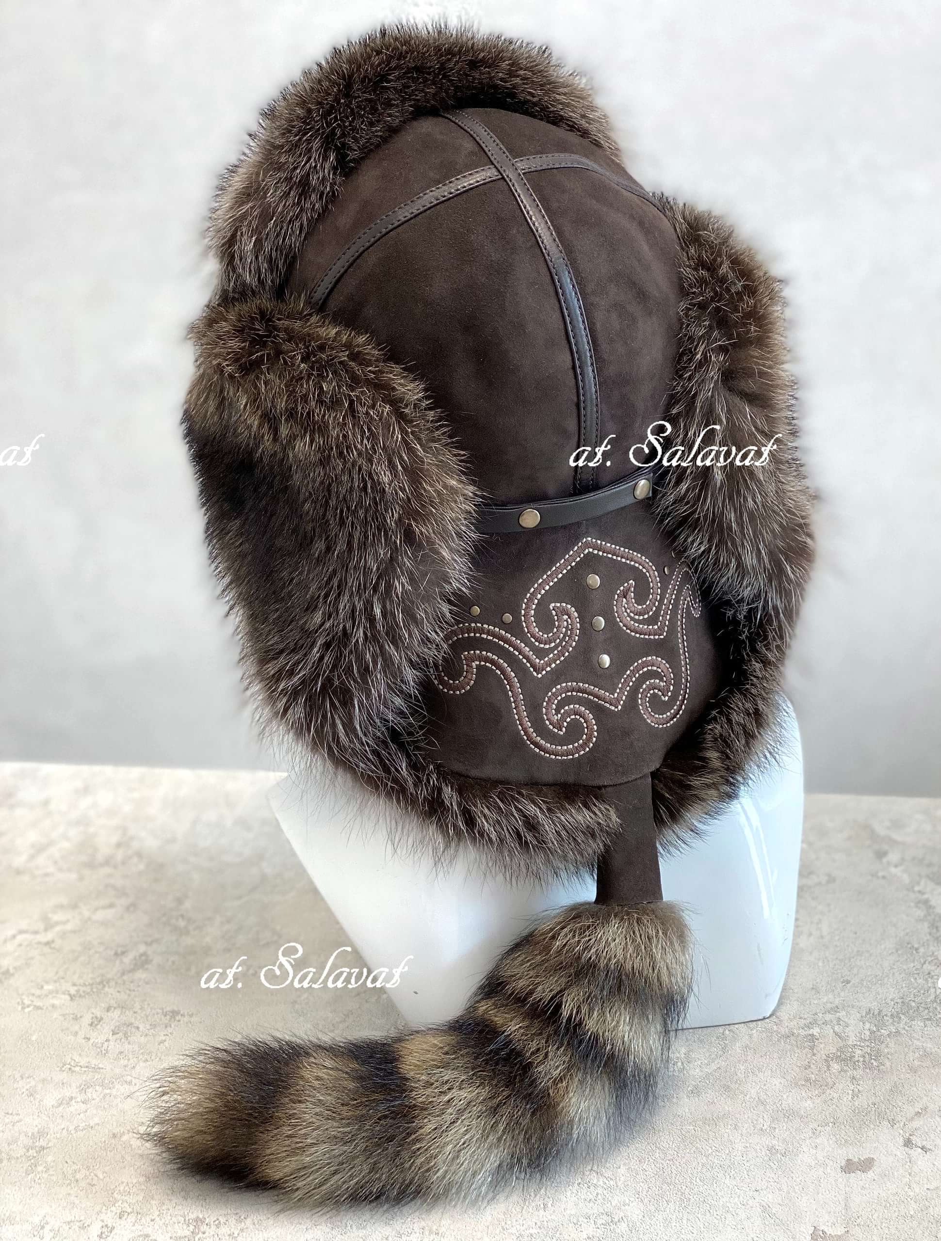 Шапка Малахай "Колаксын" из енота Шапка Малахай "Колаксын" из енота