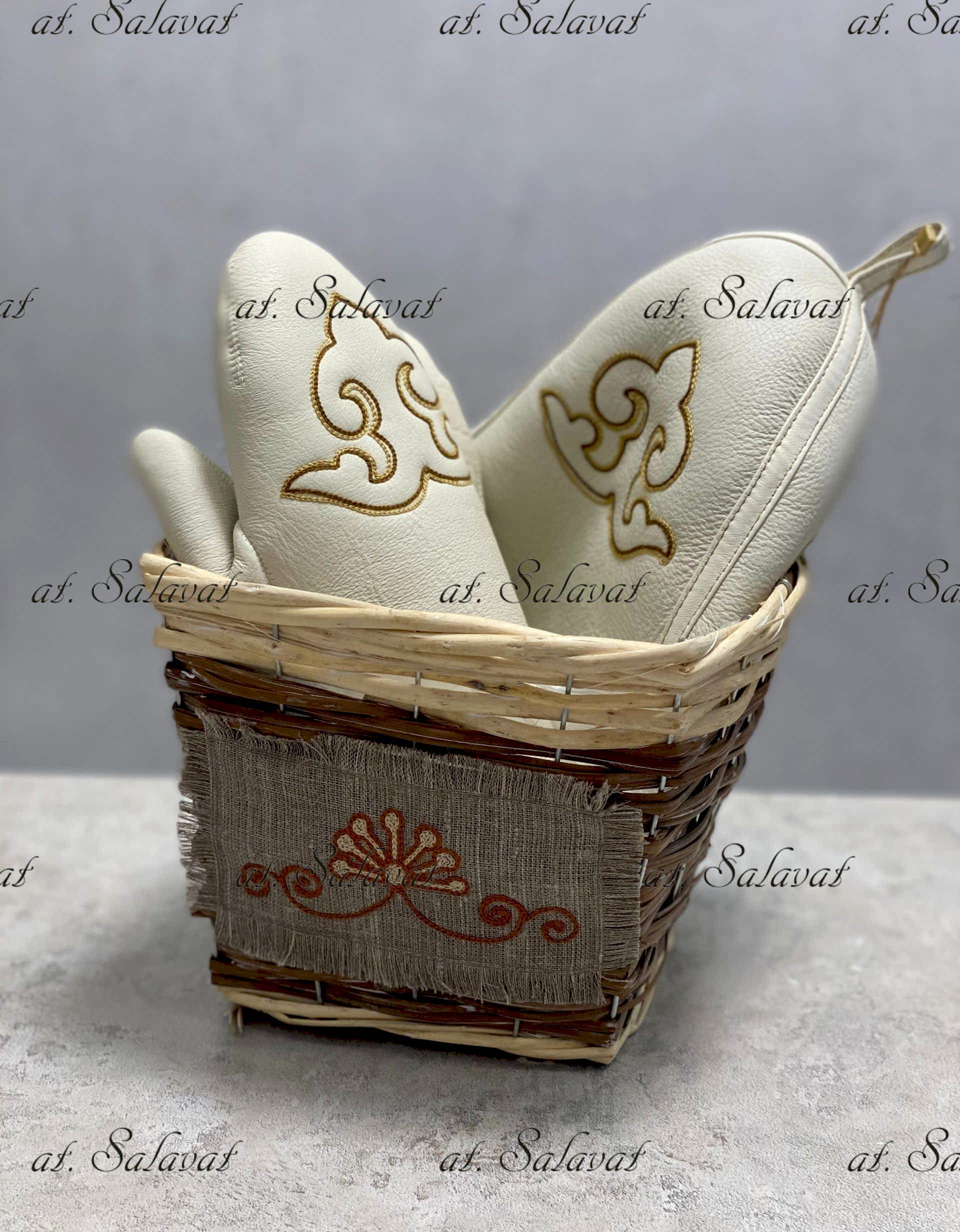 Шапка Салават с хвостом из лисы огневки Шапка Салават с хвостом из лисы огневки