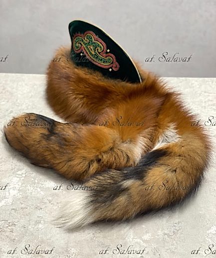 Шапка Салават с хвостом из лисы огневки