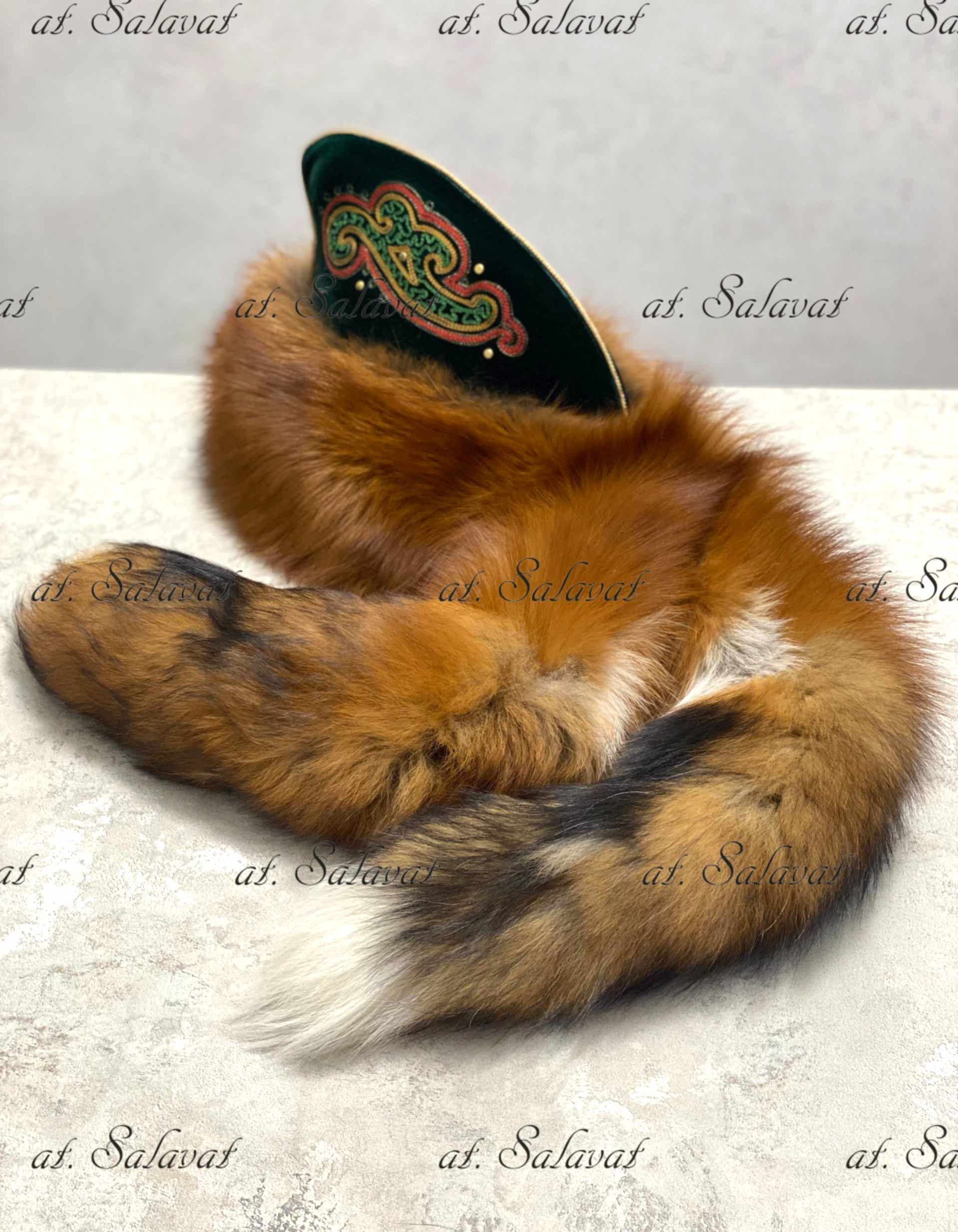 Шапка Салават с хвостом из лисы огневки Шапка Салават с хвостом из лисы огневки