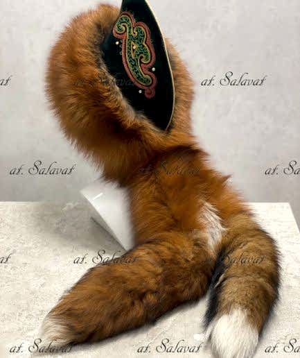 Шапка Салават с хвостом из лисы огневки