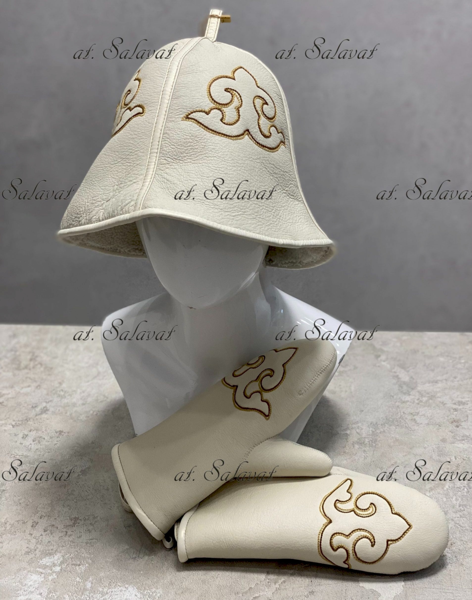 Шапка Салават с хвостом из лисы огневки Шапка Салават с хвостом из лисы огневки