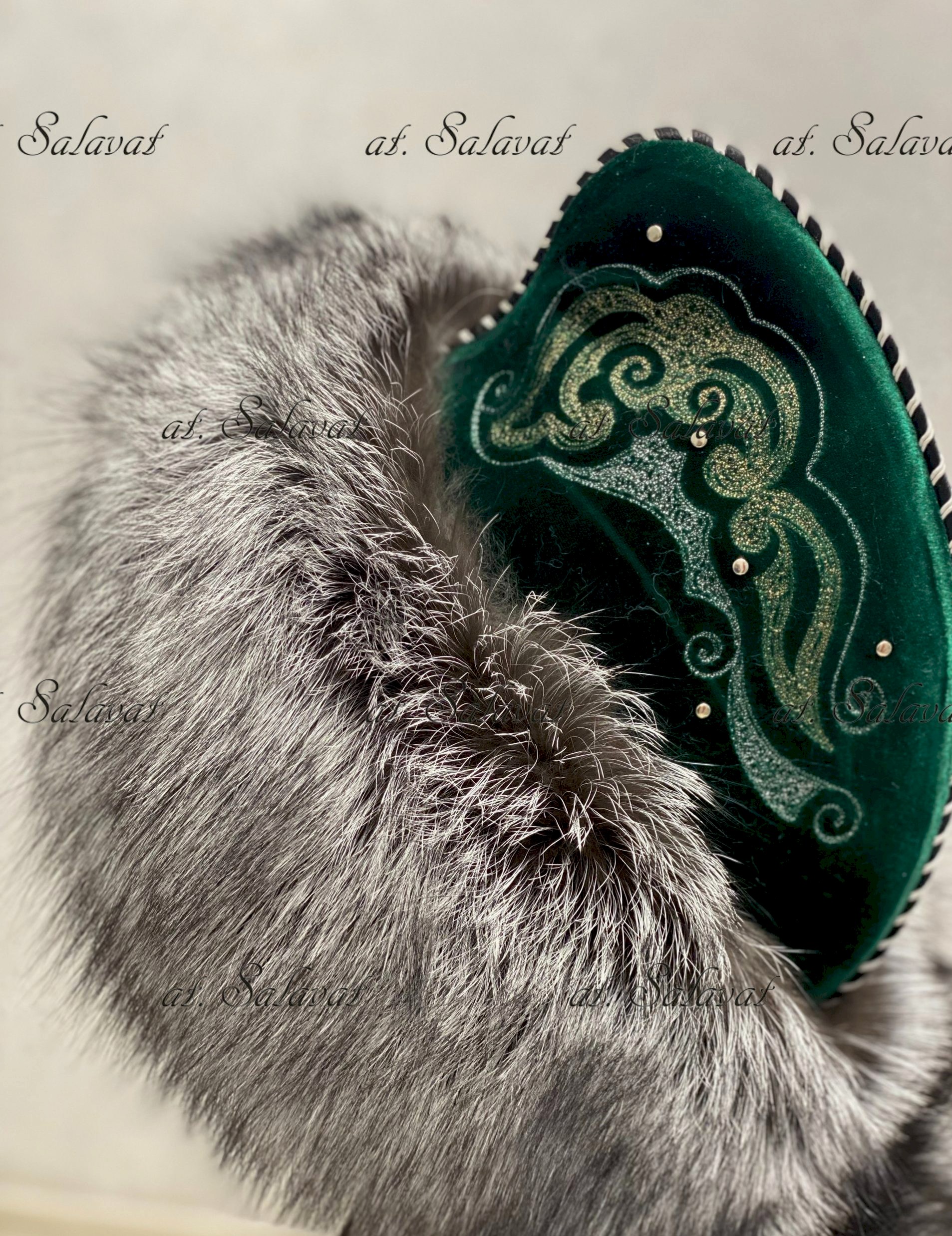 Шапка Салават с хвостом из лисы огневки Шапка Салават с хвостом из лисы огневки