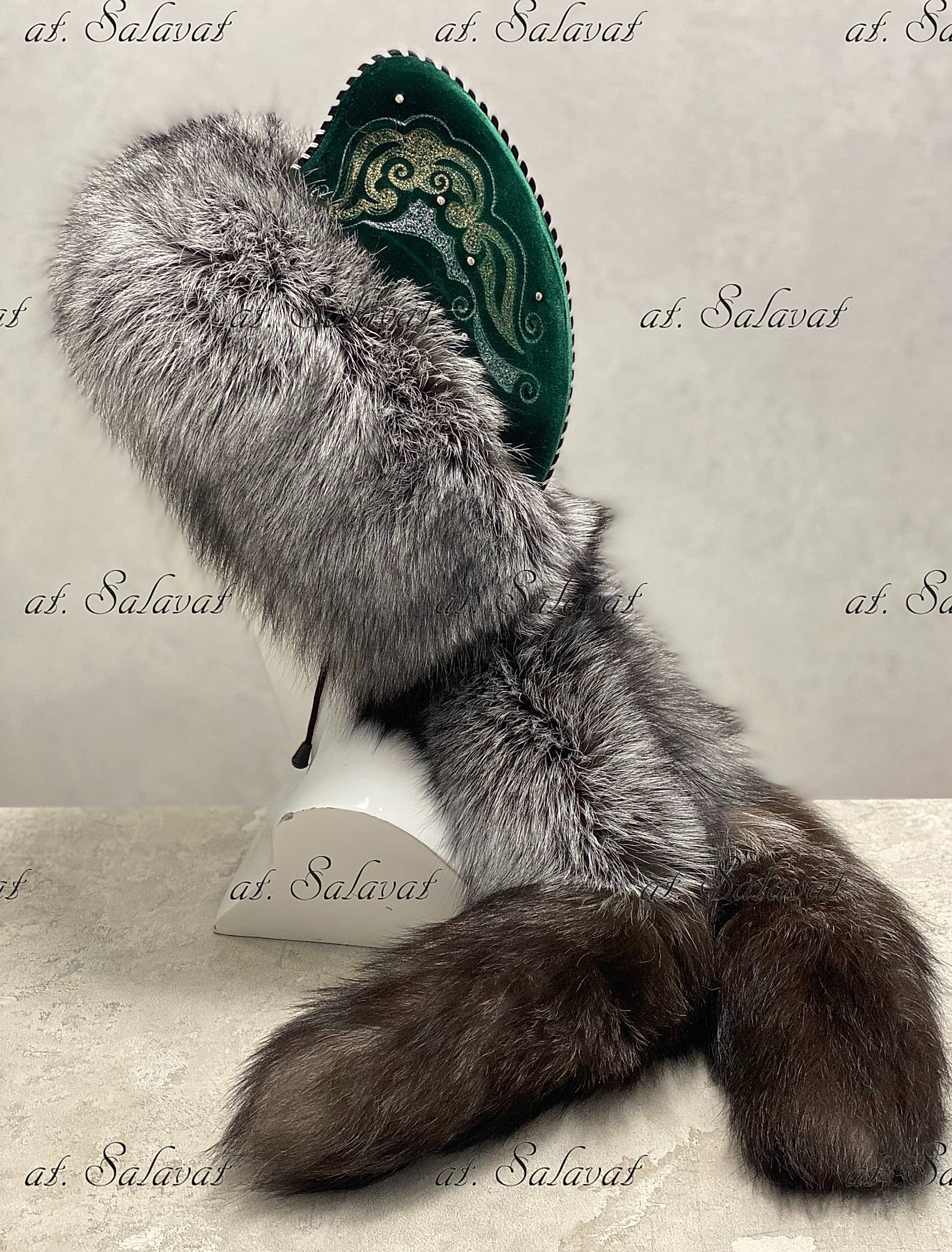 Шапка Салават с хвостом из лисы огневки Шапка Салават с хвостом из лисы огневки