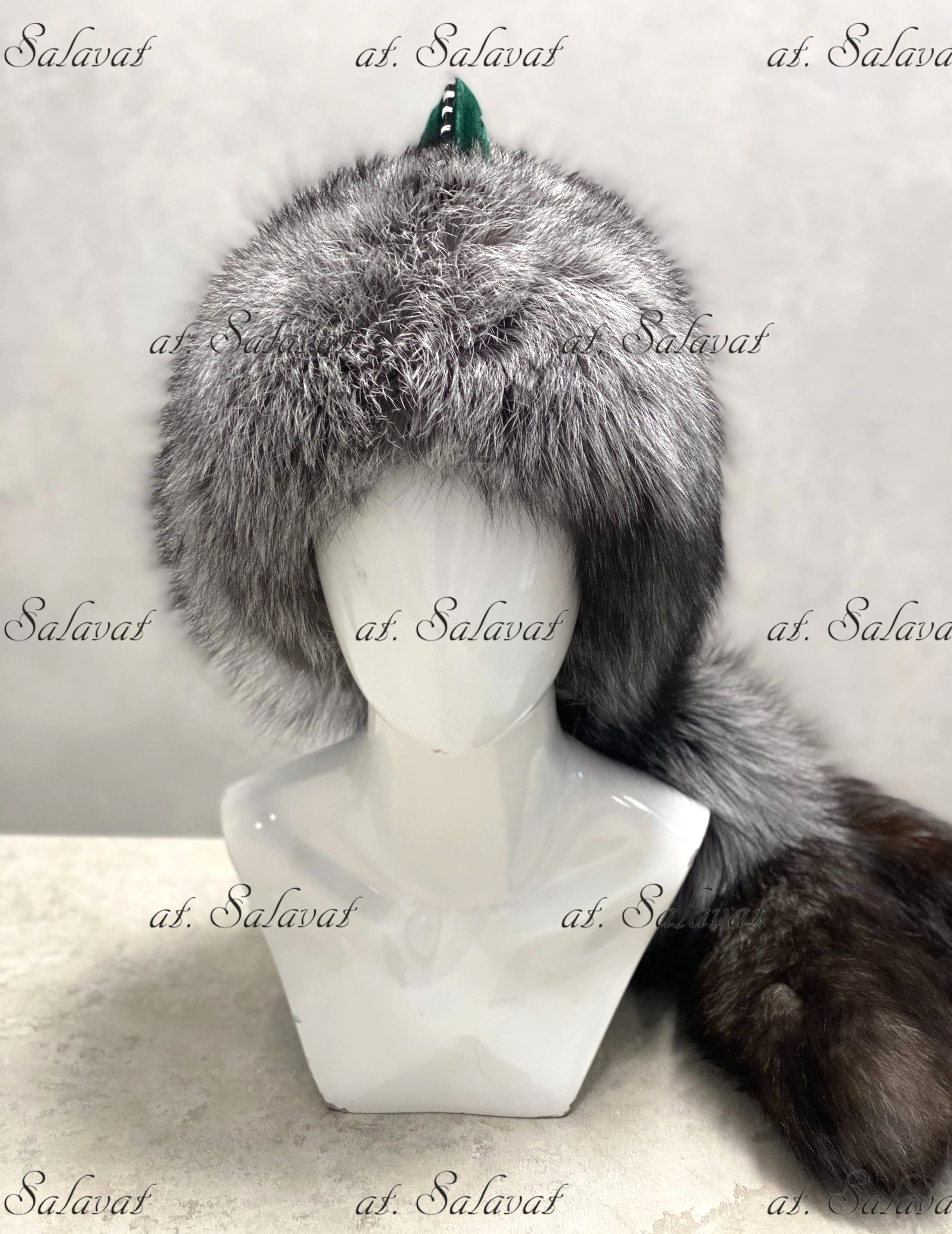 Шапка Салават с хвостом из лисы огневки Шапка Салават с хвостом из лисы огневки