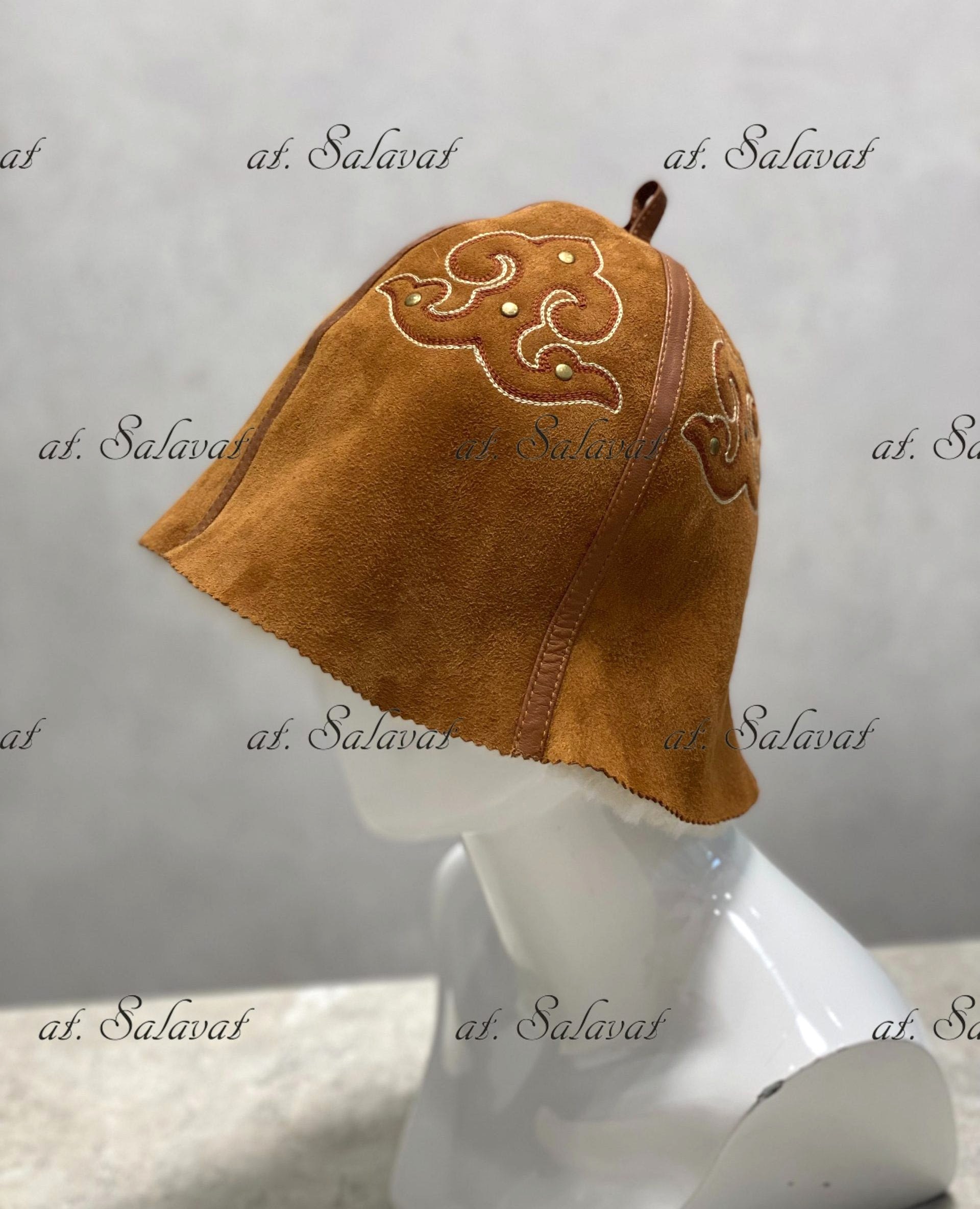 Шапка Салават с хвостом из лисы огневки Шапка Салават с хвостом из лисы огневки