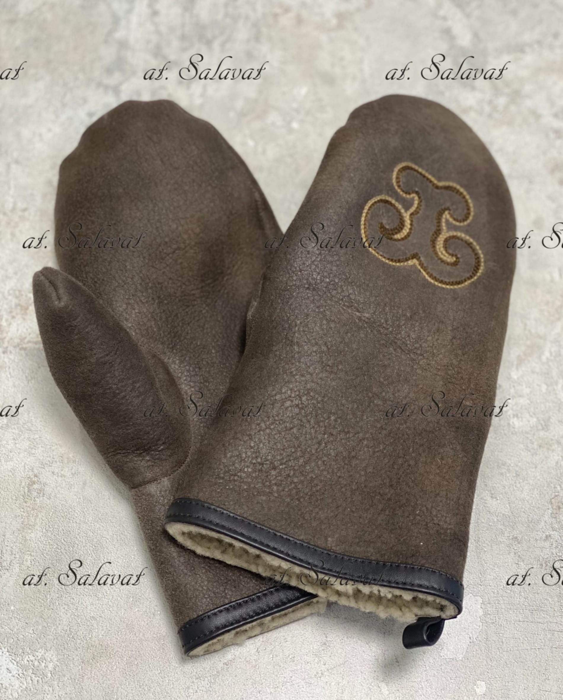 Шапка Салават с хвостом из лисы огневки Шапка Салават с хвостом из лисы огневки