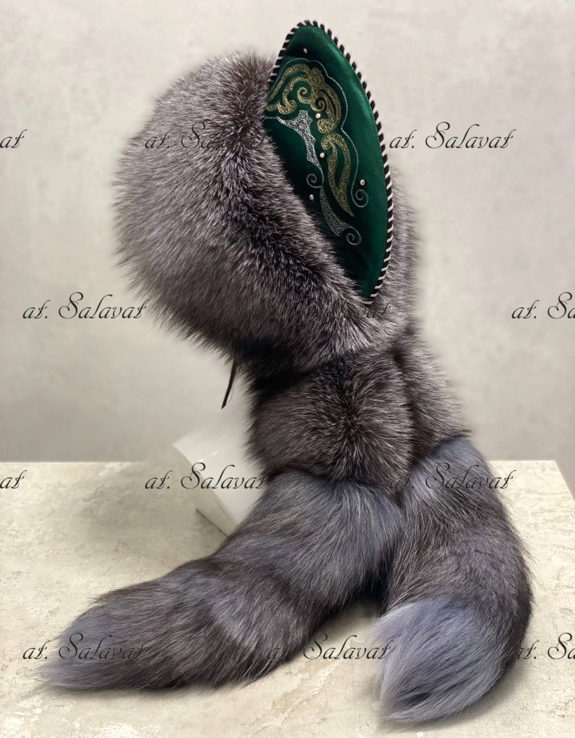 Шапка Салават с хвостом из лисы огневки Шапка Салават с хвостом из лисы огневки