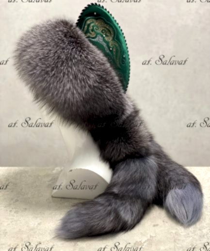 Шапка Салават с хвостом из лисы огневки