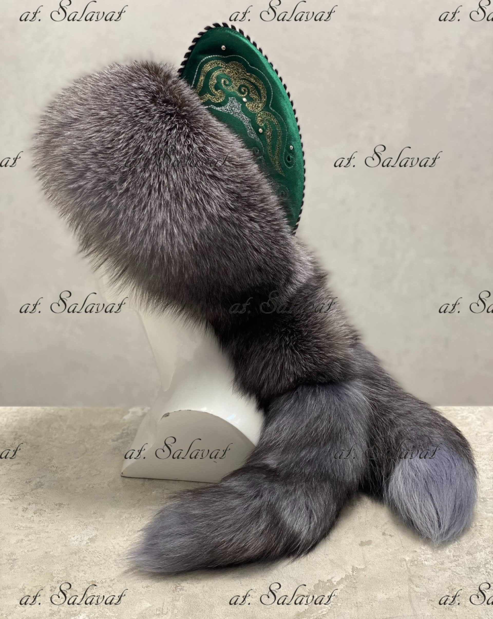 Шапка Салават с хвостом из лисы огневки Шапка Салават с хвостом из лисы огневки