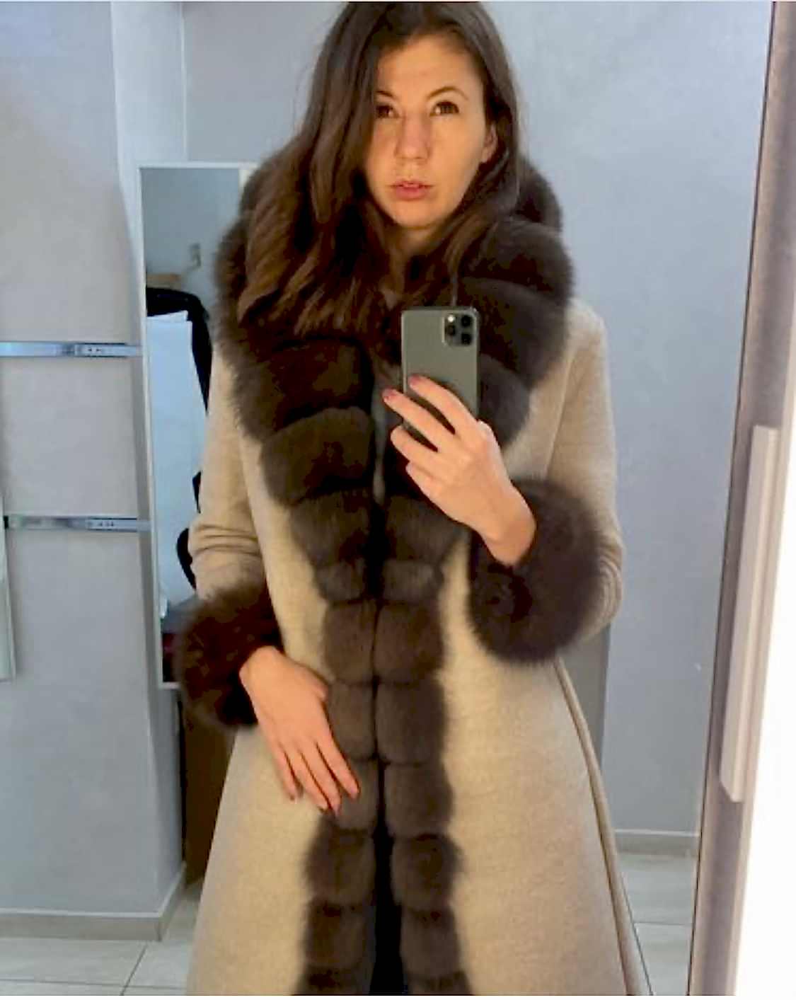 Двустороннее пальто из кашемира и соболя