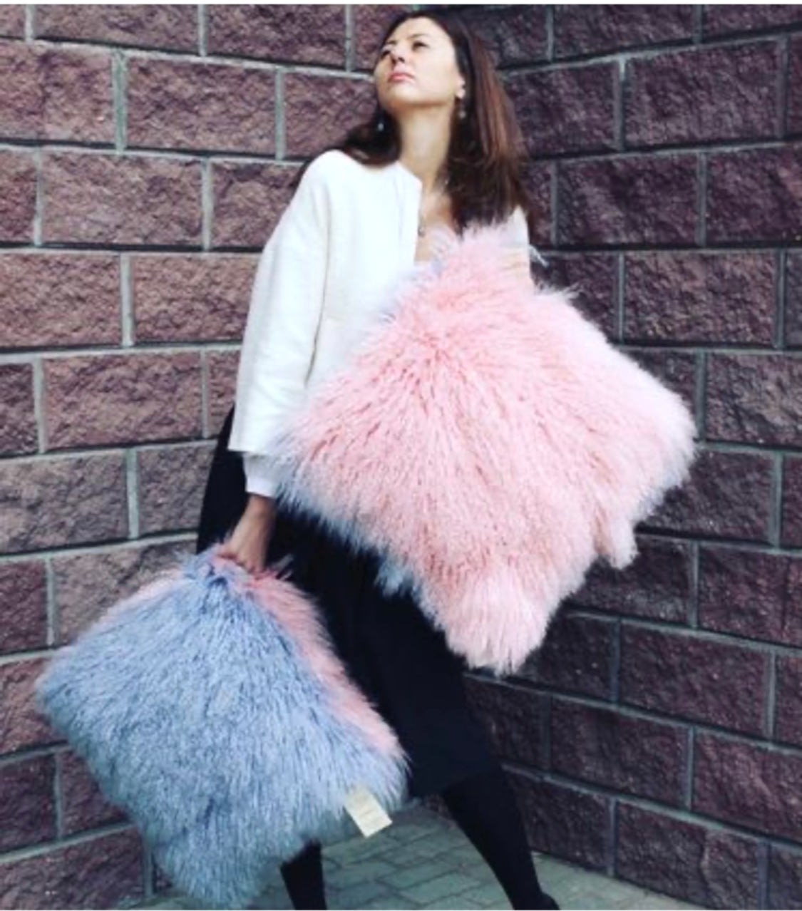 Интерьерные подушки из ламы