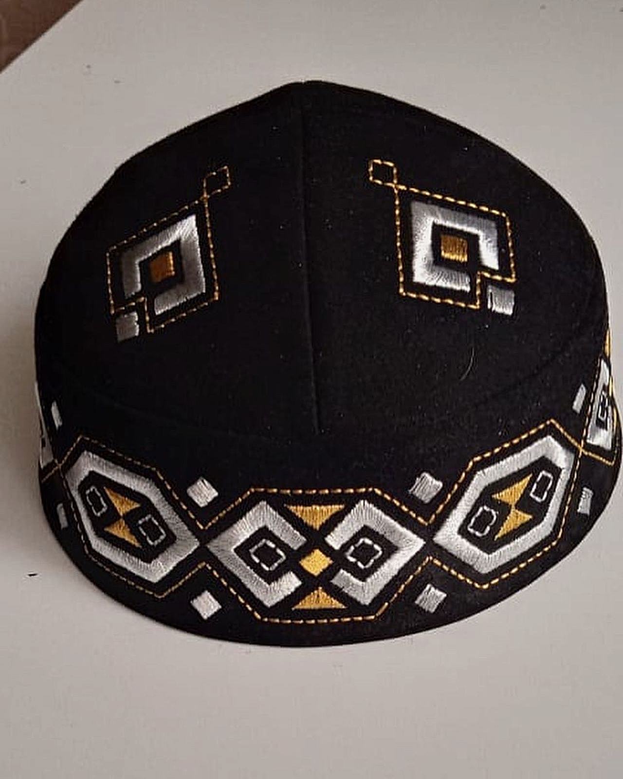 Башкирская тюбетейка из замши Башкирская тюбетейка из замши