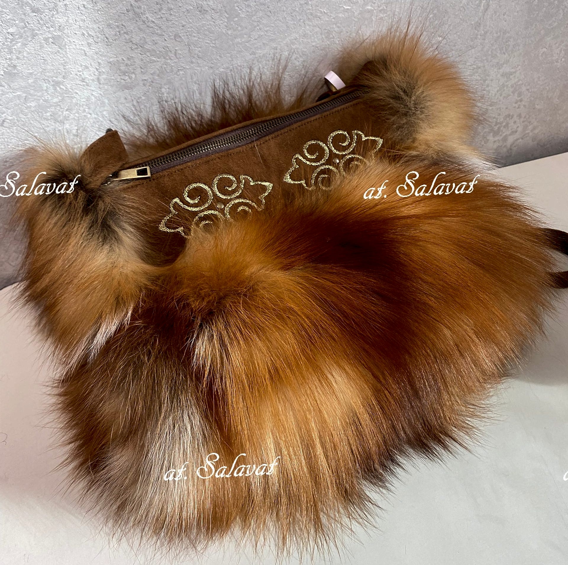 Муфта - сумка из натурального меха лисы огневки Муфта - сумка из натурального меха лисы огневки