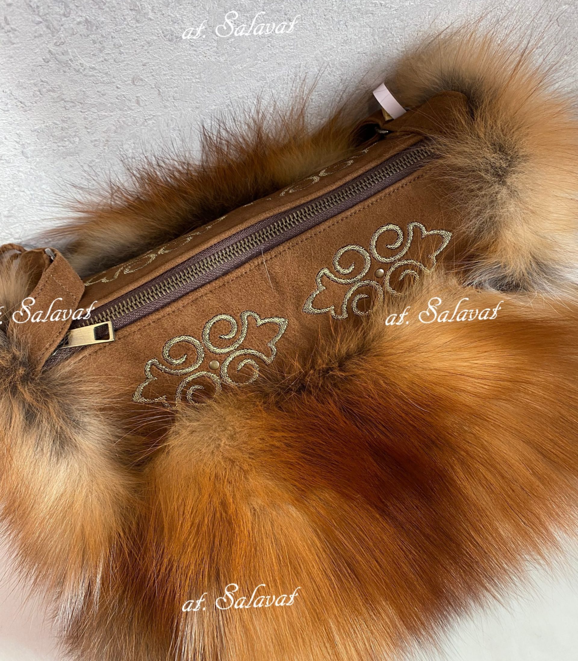 Муфта - сумка из натурального меха лисы огневки Муфта - сумка из натурального меха лисы огневки