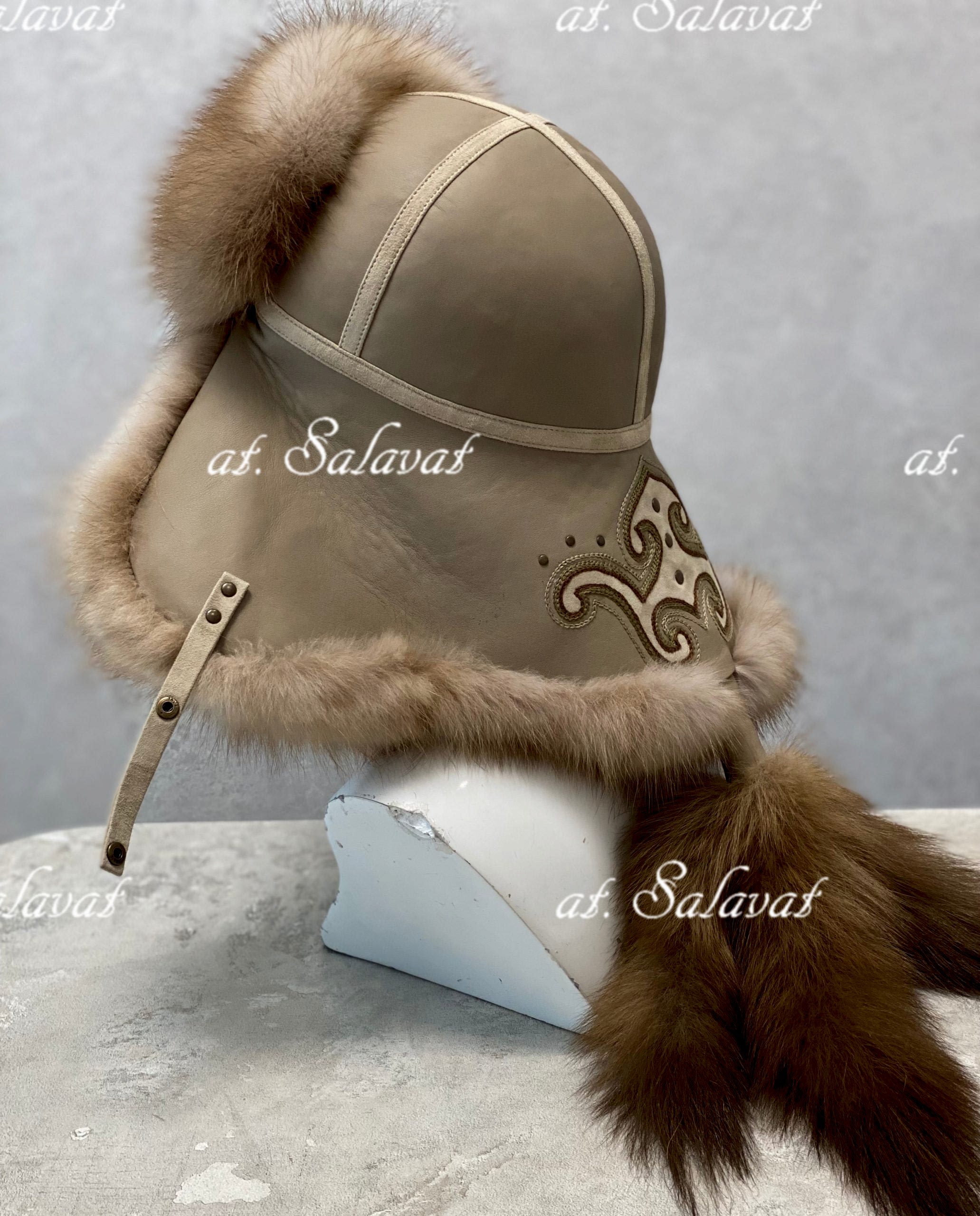 Шапка малахай из куницы с хвостом Шапка малахай из куницы с хвостом