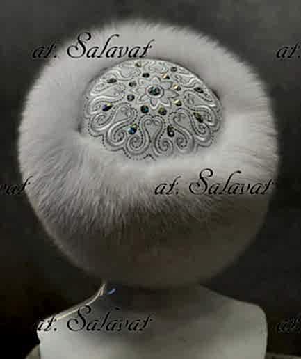 Женская шапка из белоснежного песца «Неркес» Женская шапка из белоснежного песца «Неркес»