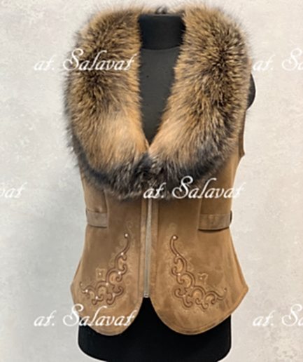 Жилет женский из итальянской дубленки в этно стиле Жилет женский из итальянской дубленки в этно стиле