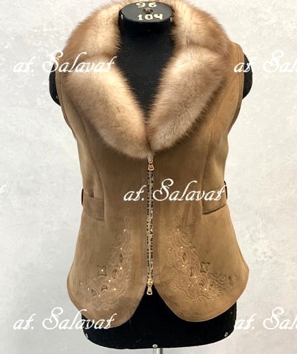Жилет женский из итальянской дубленки в этно стиле Жилет женский из итальянской дубленки с куницей