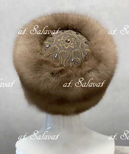 Женская шапка из меха фрост «Неркес» Женская шапка из меха фрост «Неркес»