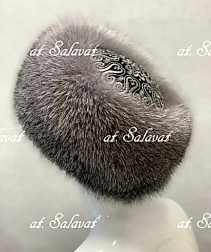 Женская шапка из меха фрост «Неркес» Женская шапка из меха фрост «Неркес»