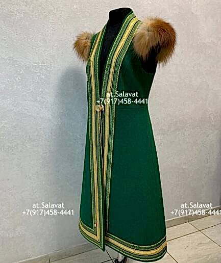 Женский елян с орнаментом из белого английского сукна Женский елян с орнаментом из белого английского сукна