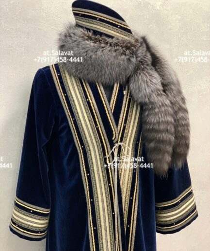 Елян башкирский с орнаментом из красного английского сукна Елян (Халат) с орнаментом из синего бархата