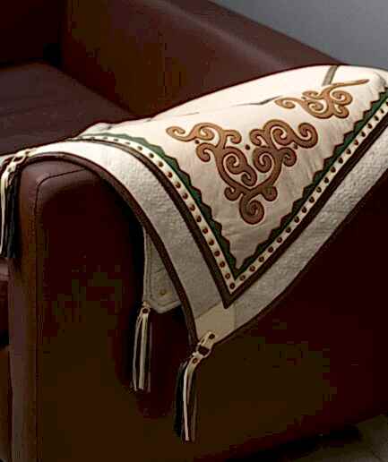 Интерьерный ковер "Цветы Башкирии" из натурального меха мутон D125 Интерьерная накидка из натуральной кожи