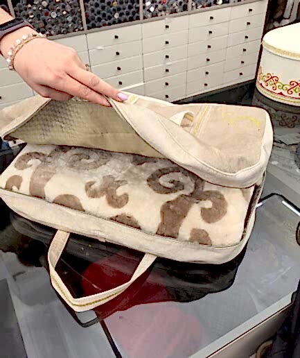 Интерьерный ковер "Цветы Башкирии" из натурального меха мутон D125 Интерьерный ковер "Цветы Башкирии" из натурального меха мутон D125