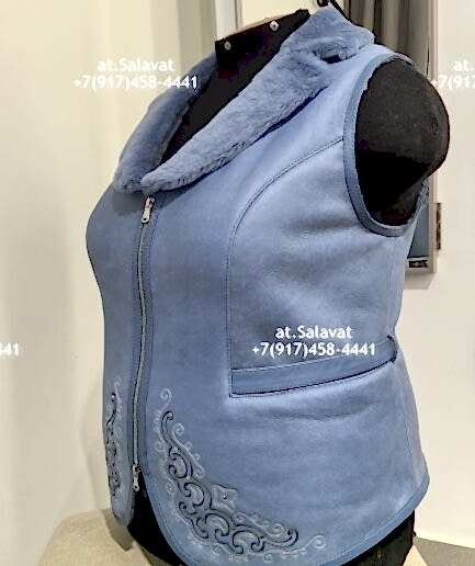 Черный женский жилет из дубленой овчины Жилет в голубых оттенках из натурального меха женский
